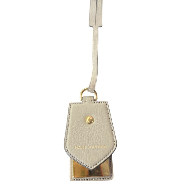 Marc Jacobs  in Cream and Gold keychain - Picture 1 of 6